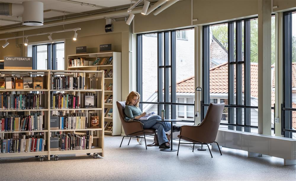 Slik ser det ut inne på biblioteket - Klikk for stort bilde