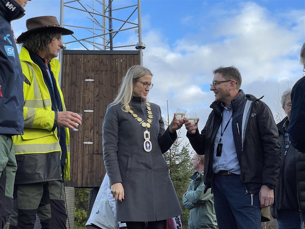 Åpning av ny mobilmast på Grefsrødåsen i Enningdalen i november 2022. - Klikk for stort bilde