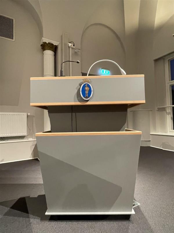 Bilde fra kommunestyresalen i Halden kommune