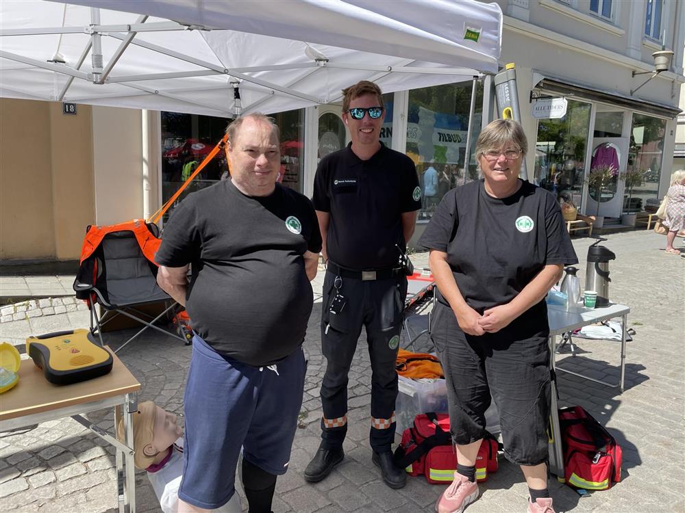 Norsk Folkehjelp er helt nyoppstartet i Halden og ønsker å drive med førstehjelp og redningstjeneste i Halden. De ønsker å være en viktig del av beredskapen i vårt lokalsamfunn, og er politisk uavhengige. Målet er å bedre folks levekår og bidra til et demokratisk, rettferdig og trygt samfunn.  - Klikk for stort bilde